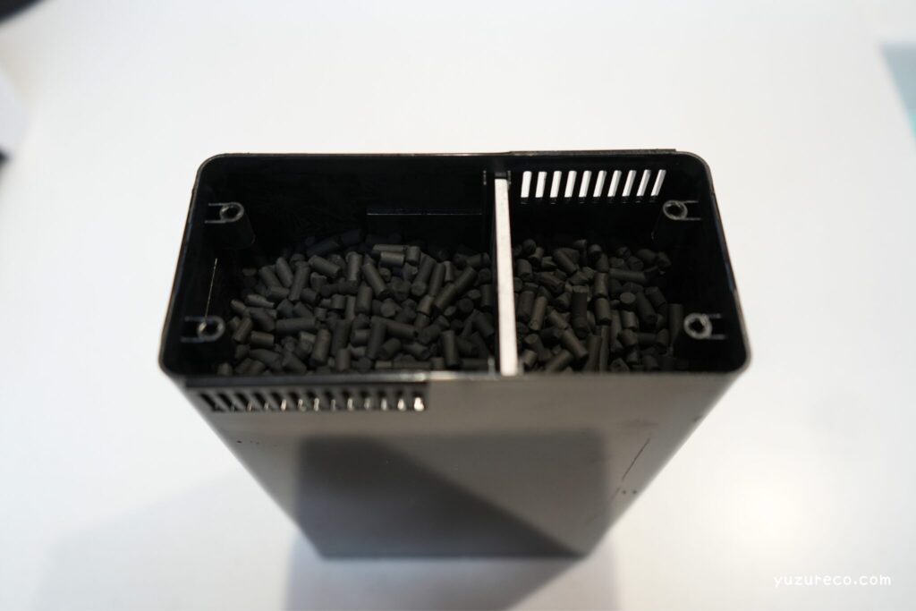 Natridyの生ごみ処理機に活性炭をセットした写真