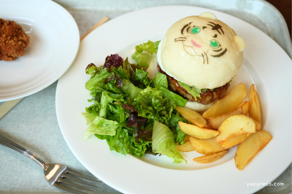 伊豆アニマルキングダム　アニキンくんバーガー